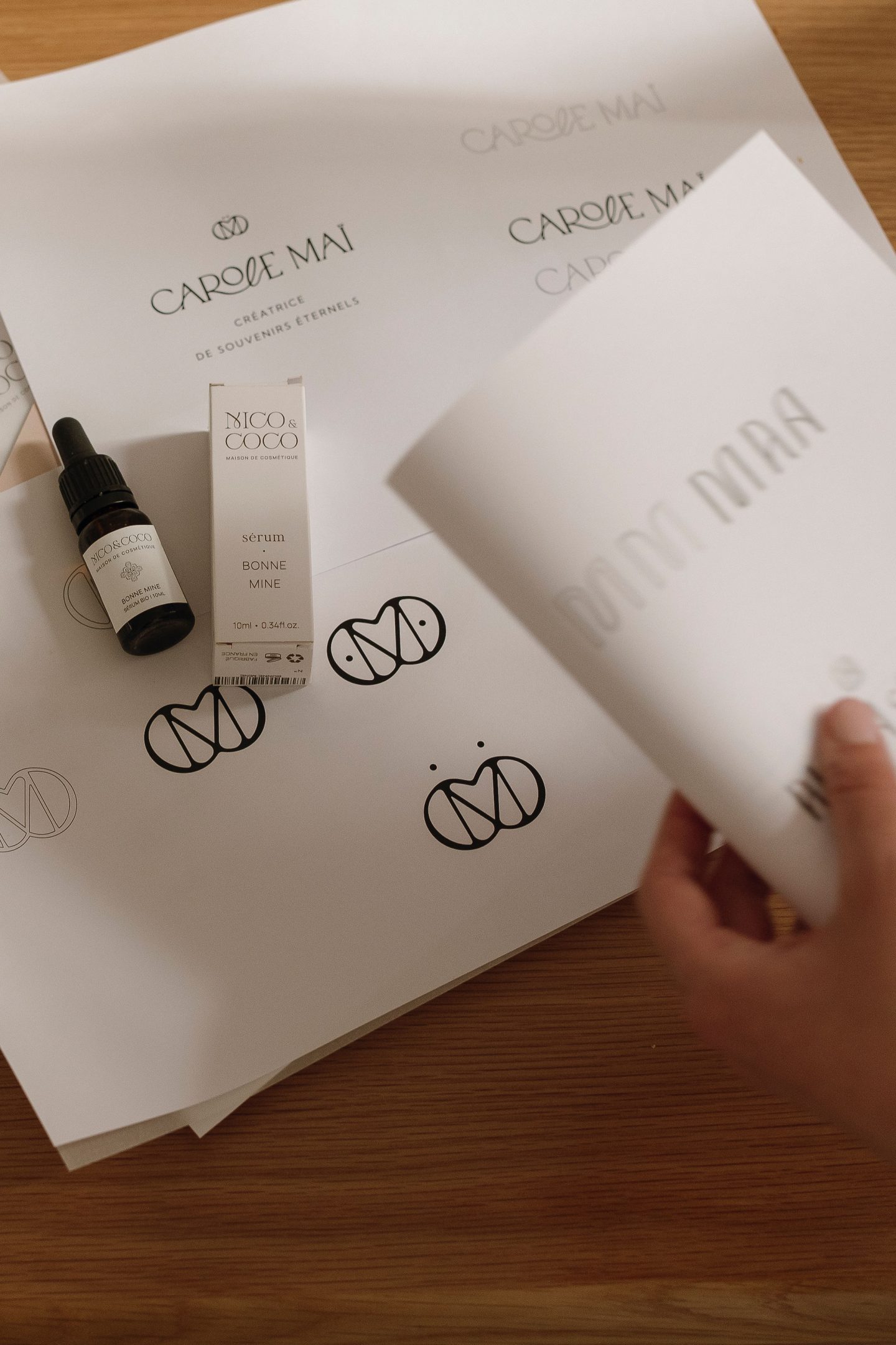 Comment créer une identité visuelle minimaliste mémorable ?
